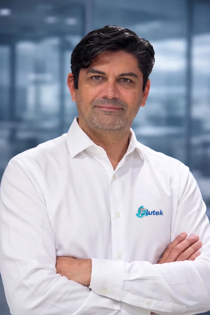 Roque Zuvic Fondo - Flutek